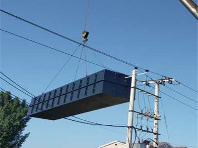 點(diǎn)擊查看詳細(xì)信息<br>標(biāo)題：煙臺(tái)定制的地埋式一體化污水處理設(shè)備吊裝現(xiàn)場 閱讀次數(shù)：3299